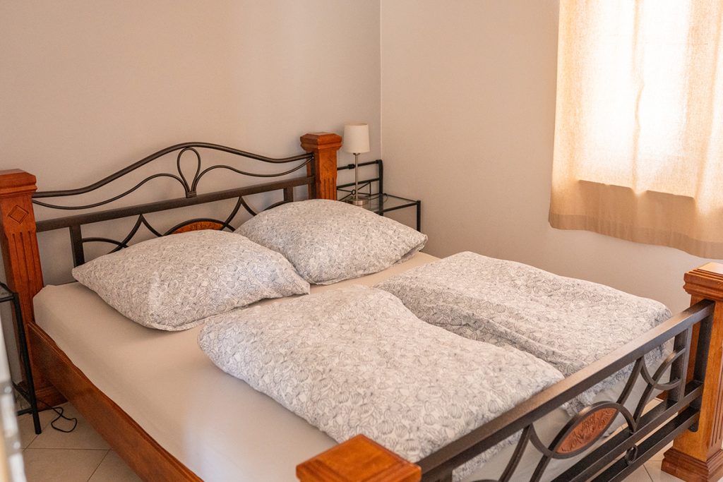 Portugal Algarve Pool Swimmingpool Raposeira Vila do Bispo Apartment Familie Familienurlaub Surfen AirBnB